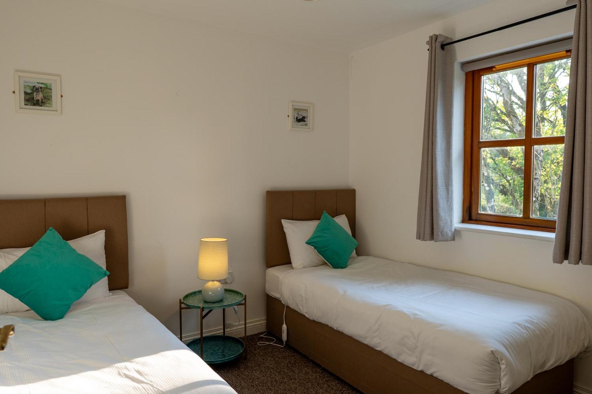 באליווהן Burren Court Lodge מראה חיצוני תמונה
